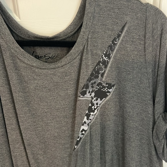 NWT Torrid T-shirt with lighting bolt - Picture 2 of 5